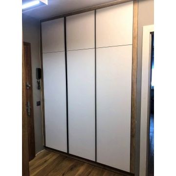 Шкаф-купе для прихожей 20490 (Белый цвет) Шкаф-купе для прихожей 20490 (Белый цвет)