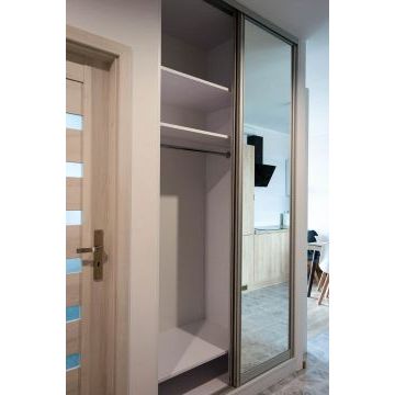 Шкаф-купе в прихожую с зеркалом 120 (ЛДСП, бежевый цвет)