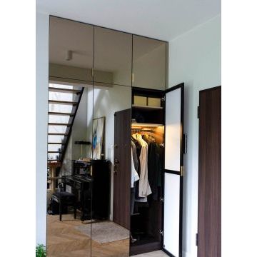 Шкаф распашной в прихожую 068 (С зеркалом, 3 двери) Шкаф распашной в прихожую 068 (С зеркалом, 3 двери)