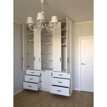 Шкаф белый распашной РД19 (Выдвижные полки)