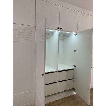 Шкаф белый распашной РД17 (Встроенный, современный стиль)