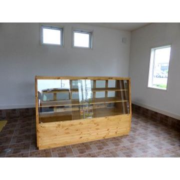 Витрина для магазина ТМ34 (Массив, цвет дерева)