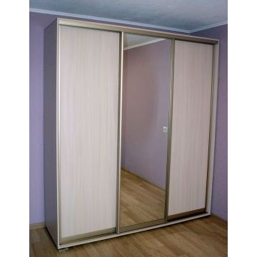 Шкаф-купе с зеркалом (Трехдверный)