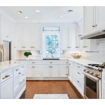 Кухня классическая из массива К7068 (Со встроенной техникой) Кухня классическая из массива К7068 (Со встроенной техникой)